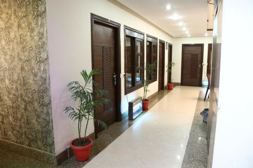 Hotel Diamond Inn Чандигарх Экстерьер фото